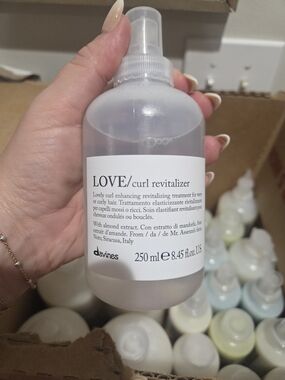 Davines LOVE/Curl Revitalizer Spray — Clear Bottle with White Label